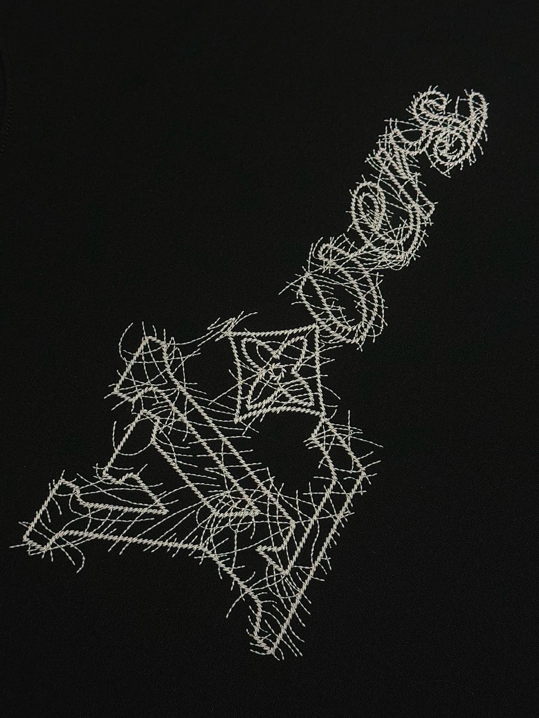 LV高仿Viovers黑色刺繡短T 夏季立體字母T恤｜歐美奢侈品精品推薦