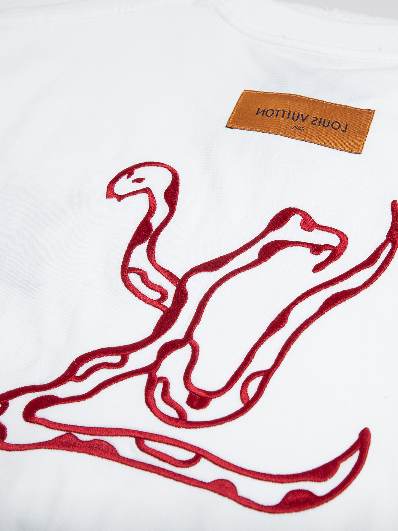 LV A貨短袖T恤 白色龍紋刺繡設計 潮流男裝必備款｜歐美奢侈品精品推薦