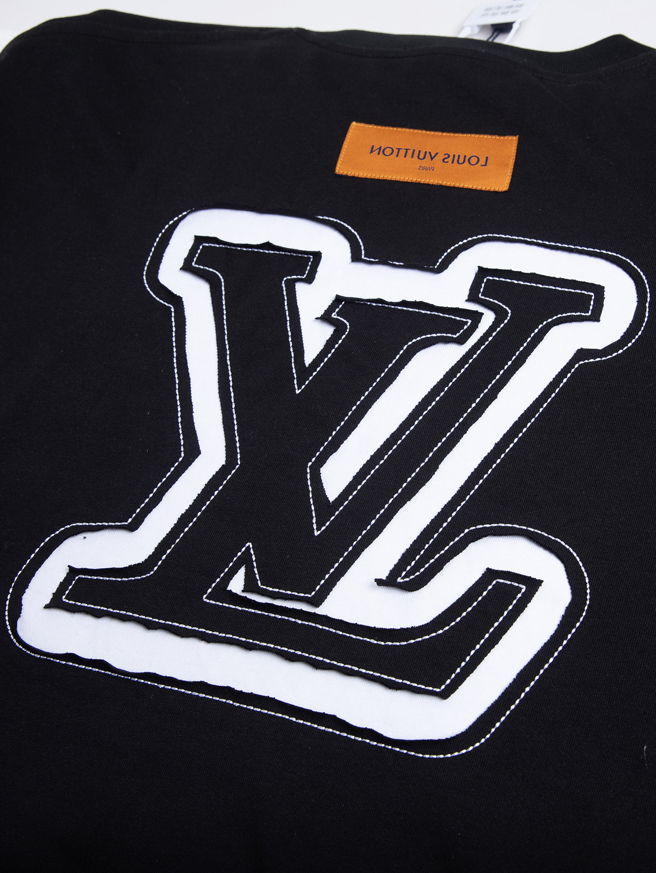 LV 高仿短袖T恤 黑色厚磅純棉 簡約小標款式設計｜歐美奢侈品精品推薦