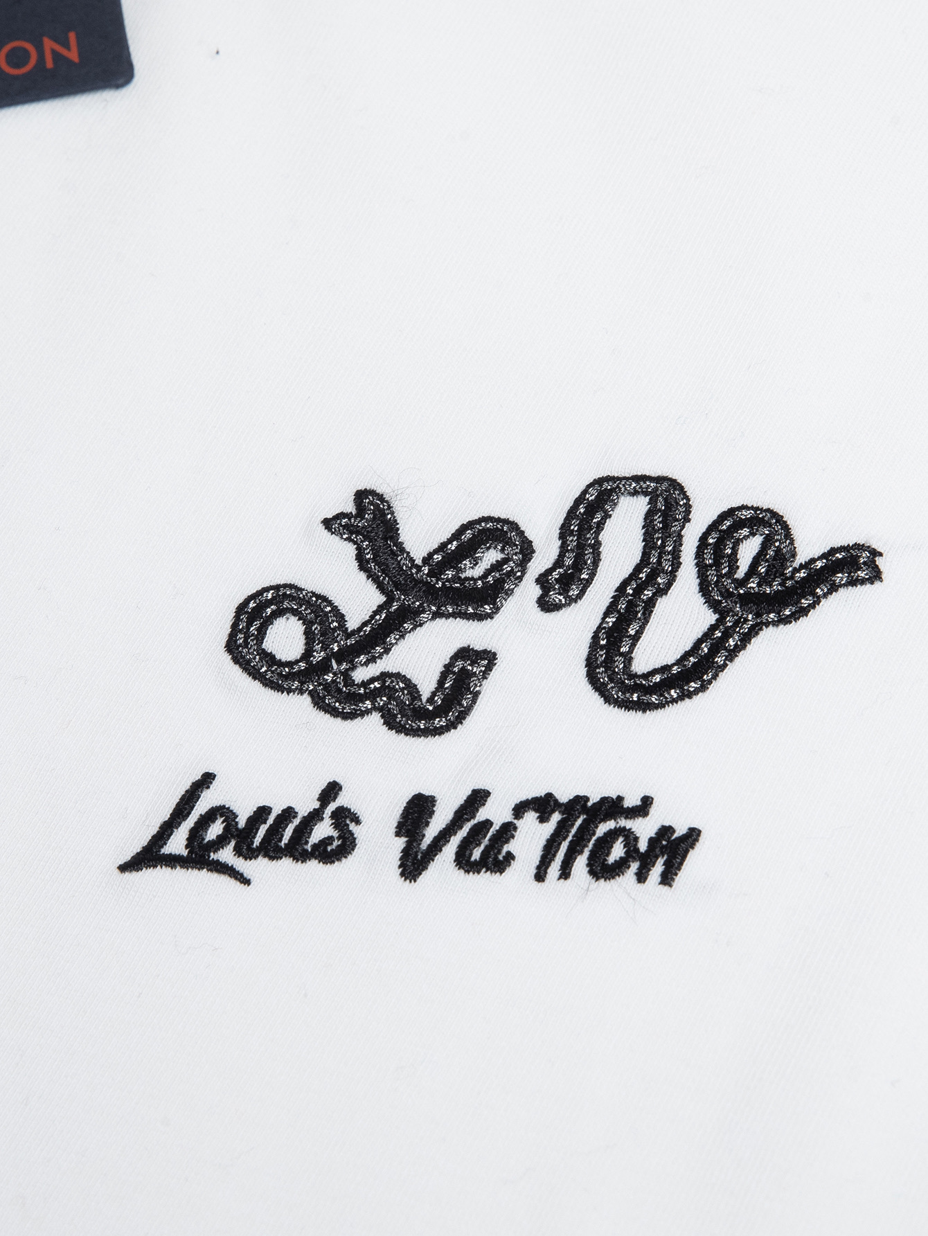 LV 高仿白色短袖T恤 小圖刺繡設計 夏季寬鬆必備款｜歐美奢侈品精品推薦