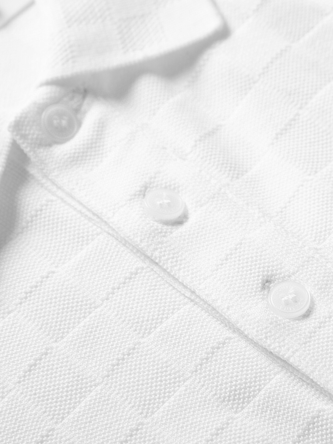 LV 高仿短袖Polo衫 純白壓紋款 低調奢華百搭男裝｜歐美奢侈品精品推薦