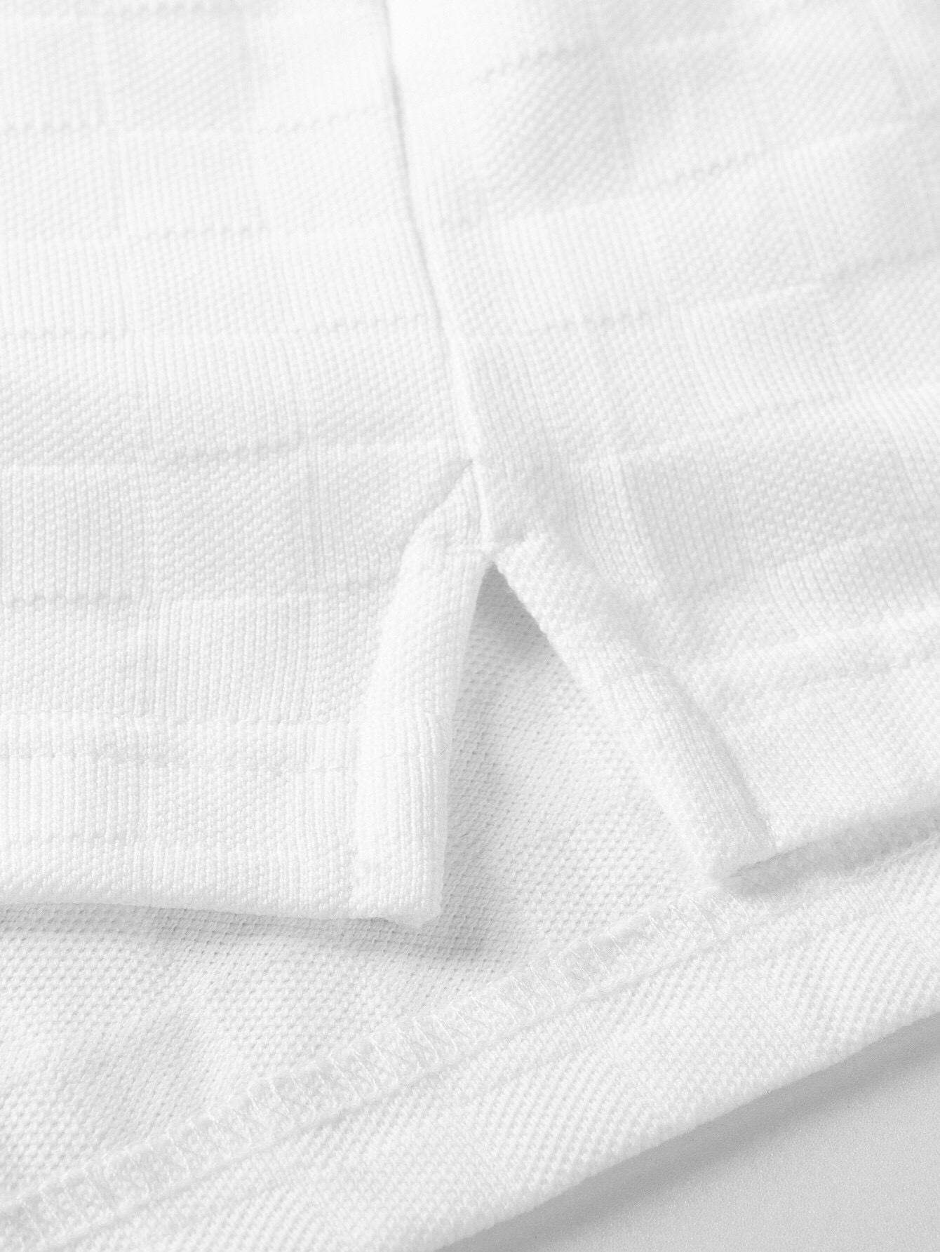 LV 高仿短袖Polo衫 純白壓紋款 低調奢華百搭男裝｜歐美奢侈品精品推薦