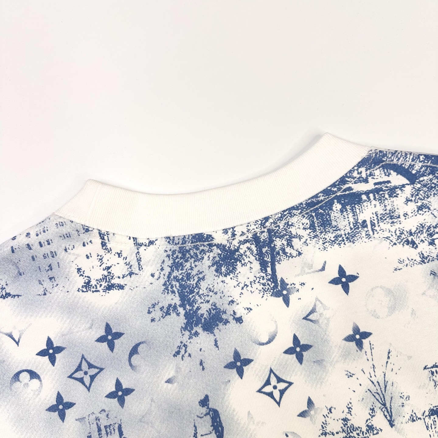 LV 一比一印花短袖 巴黎風格滿版老花T恤｜歐美奢侈品精品推薦