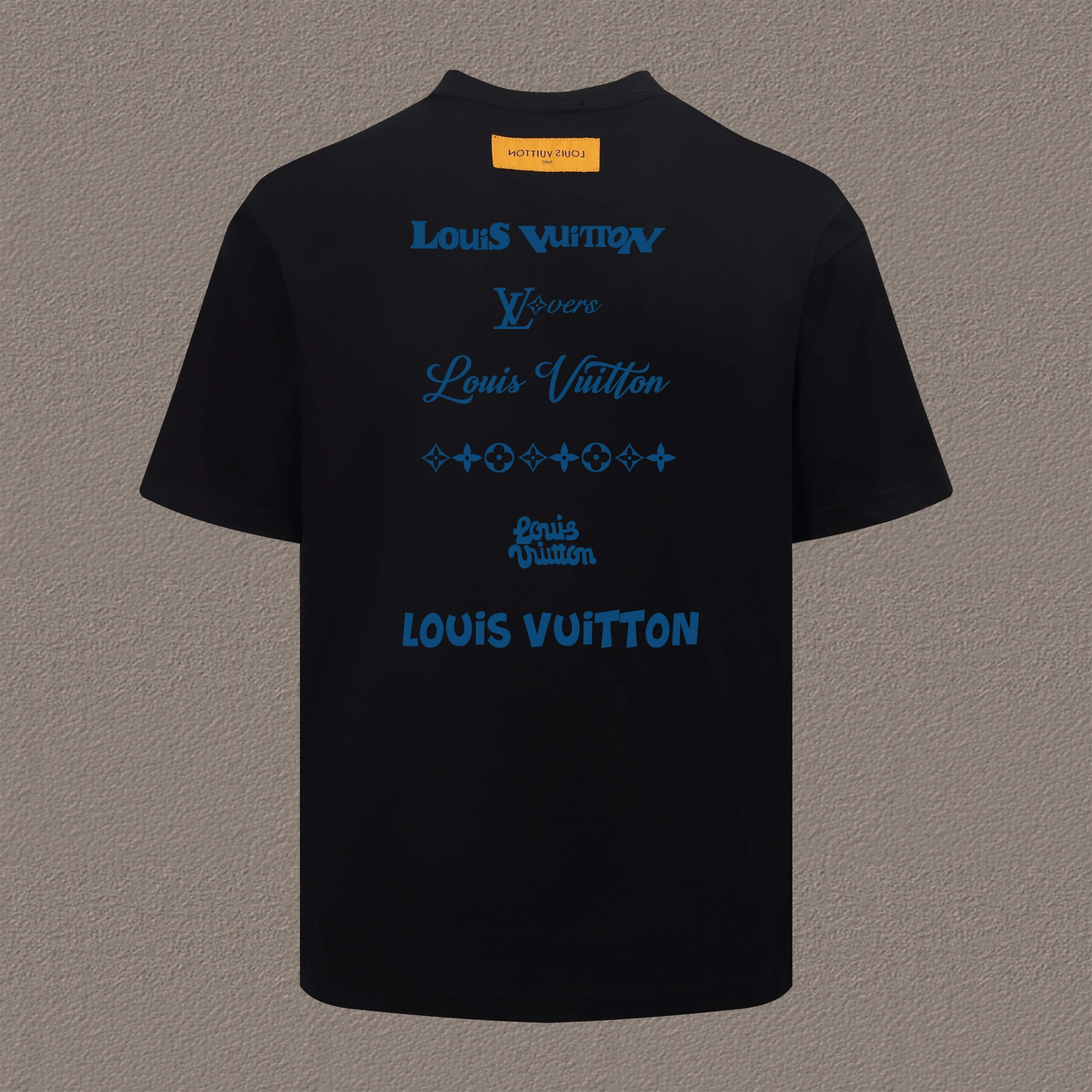 LV 高仿黑色短袖T恤 小圓胸標純色款簡約風｜歐美奢侈品精品推薦