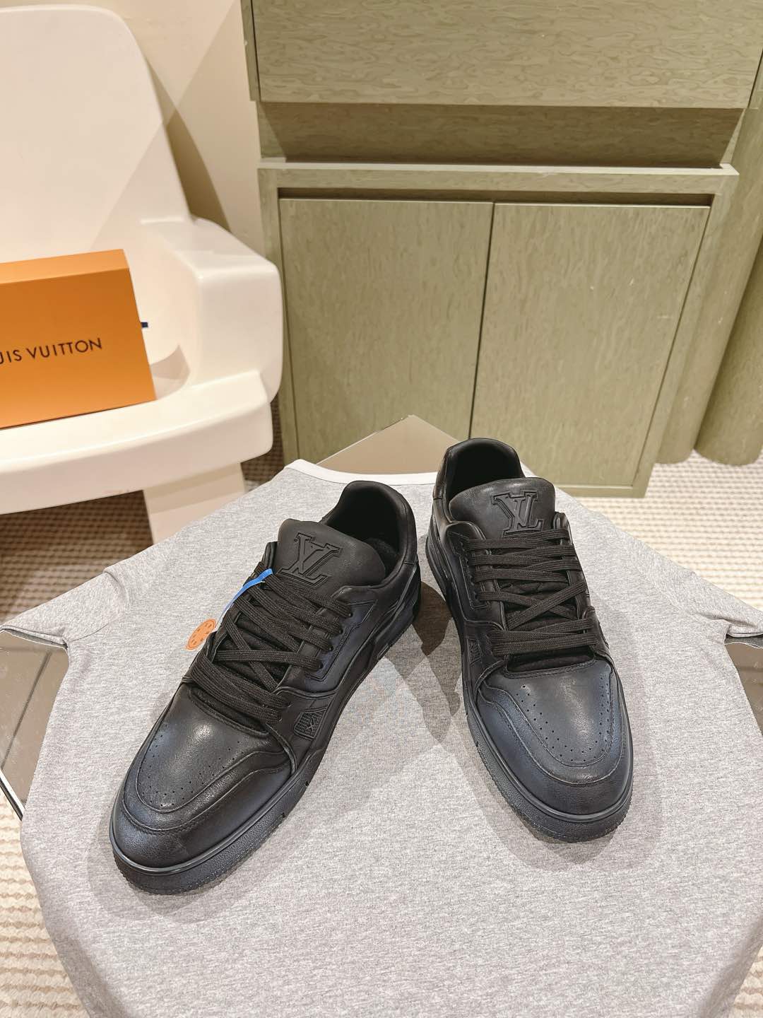 LV A貨黑色全皮運動鞋男士潮流百搭休閒鞋推薦莆田鞋款｜歐美奢侈品精品推薦