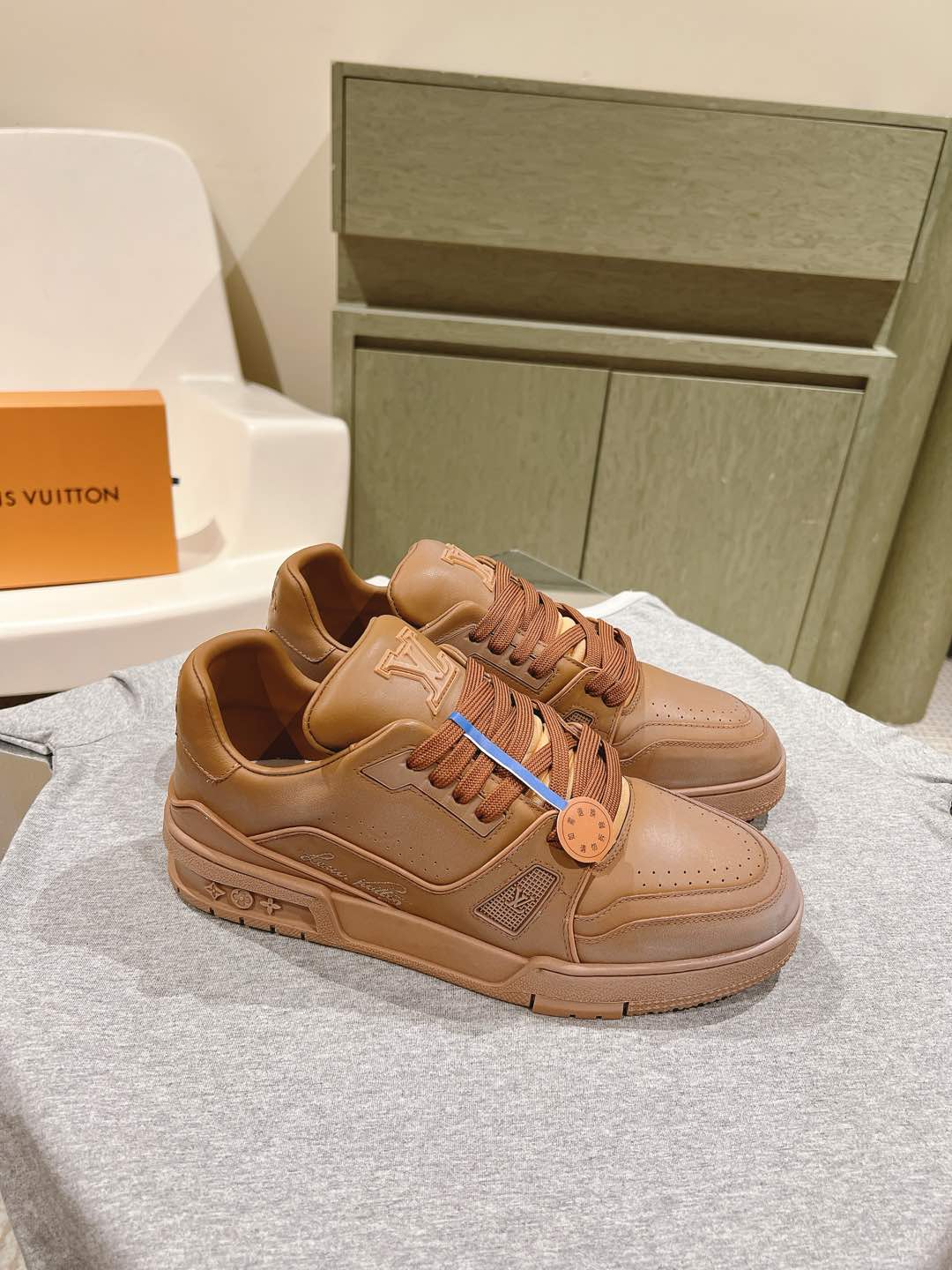 LV A貨棕色全皮運動鞋男士時尚休閒百搭莆田鞋人氣推薦｜歐美奢侈品精品推薦