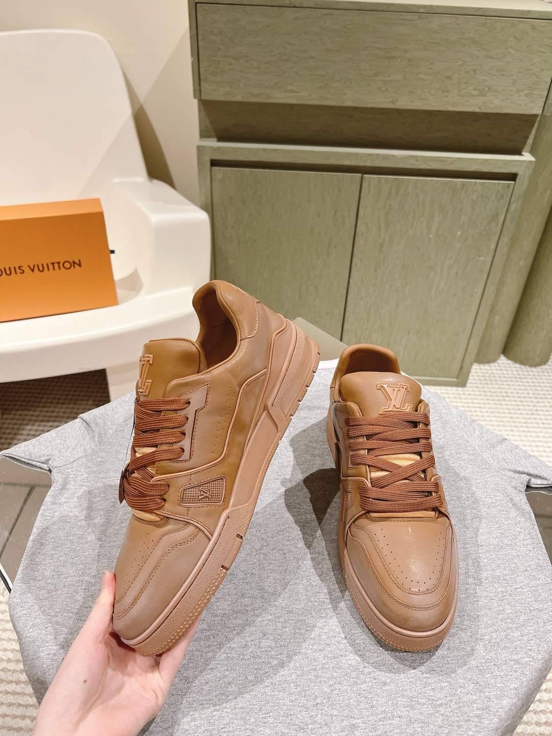 LV A貨棕色全皮運動鞋男士時尚休閒百搭莆田鞋人氣推薦｜歐美奢侈品精品推薦