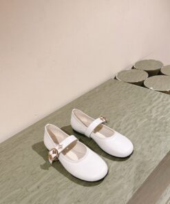 LV一比一白色瑪麗珍平底鞋女款復古優雅百搭莆田鞋熱賣款