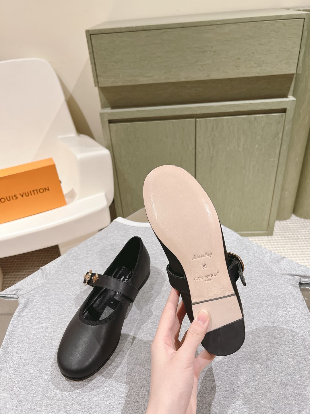LV一比一黑色瑪麗珍平底鞋女款復古氣質百搭莆田鞋熱銷版｜歐美奢侈品精品推薦