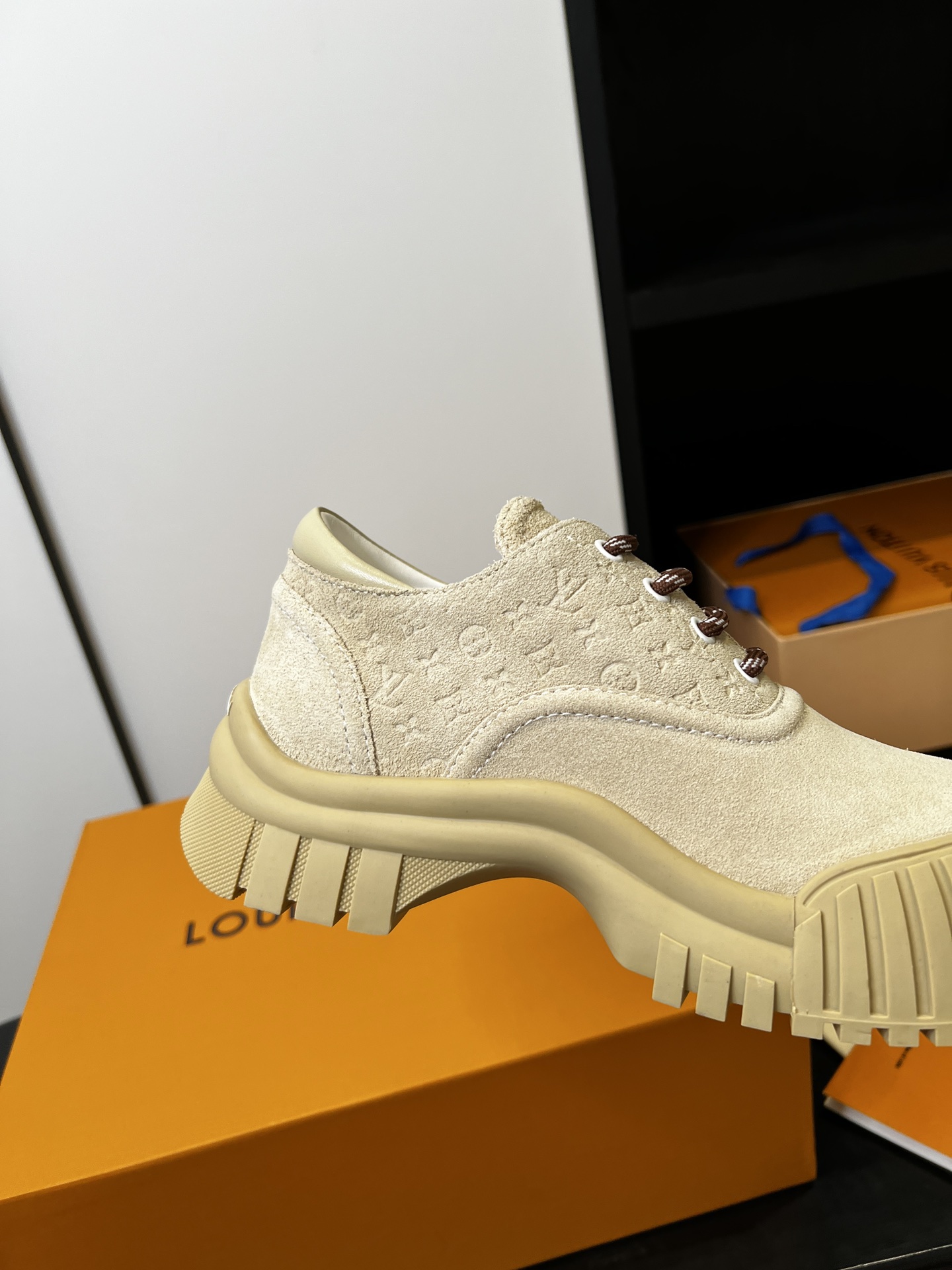 LV一比一米色厚底帆布休閒鞋百搭潮流男女款舒適耐穿｜歐美奢侈品精品推薦