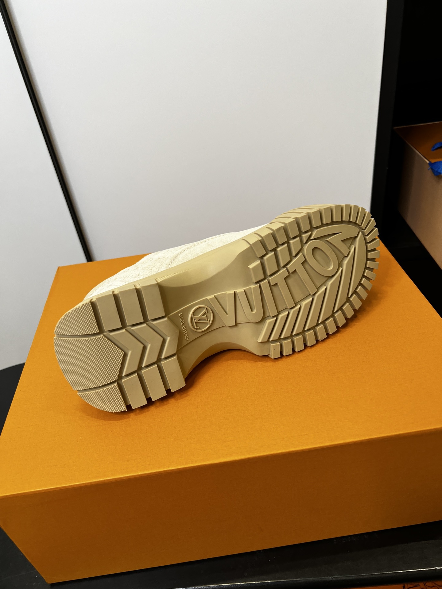 LV一比一米色厚底帆布休閒鞋百搭潮流男女款舒適耐穿|超A仿原單精品圖片 13 LV一比一米色厚底帆布休閒鞋百搭潮流男女款舒適耐穿|歐美奢侈品精品推薦