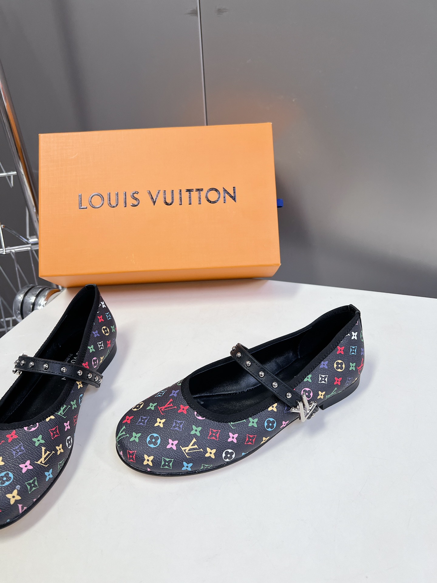 LV原單彩色老花黑底瑪莉珍鞋女款百搭甜美圓頭平底鞋｜歐美奢侈品精品推薦