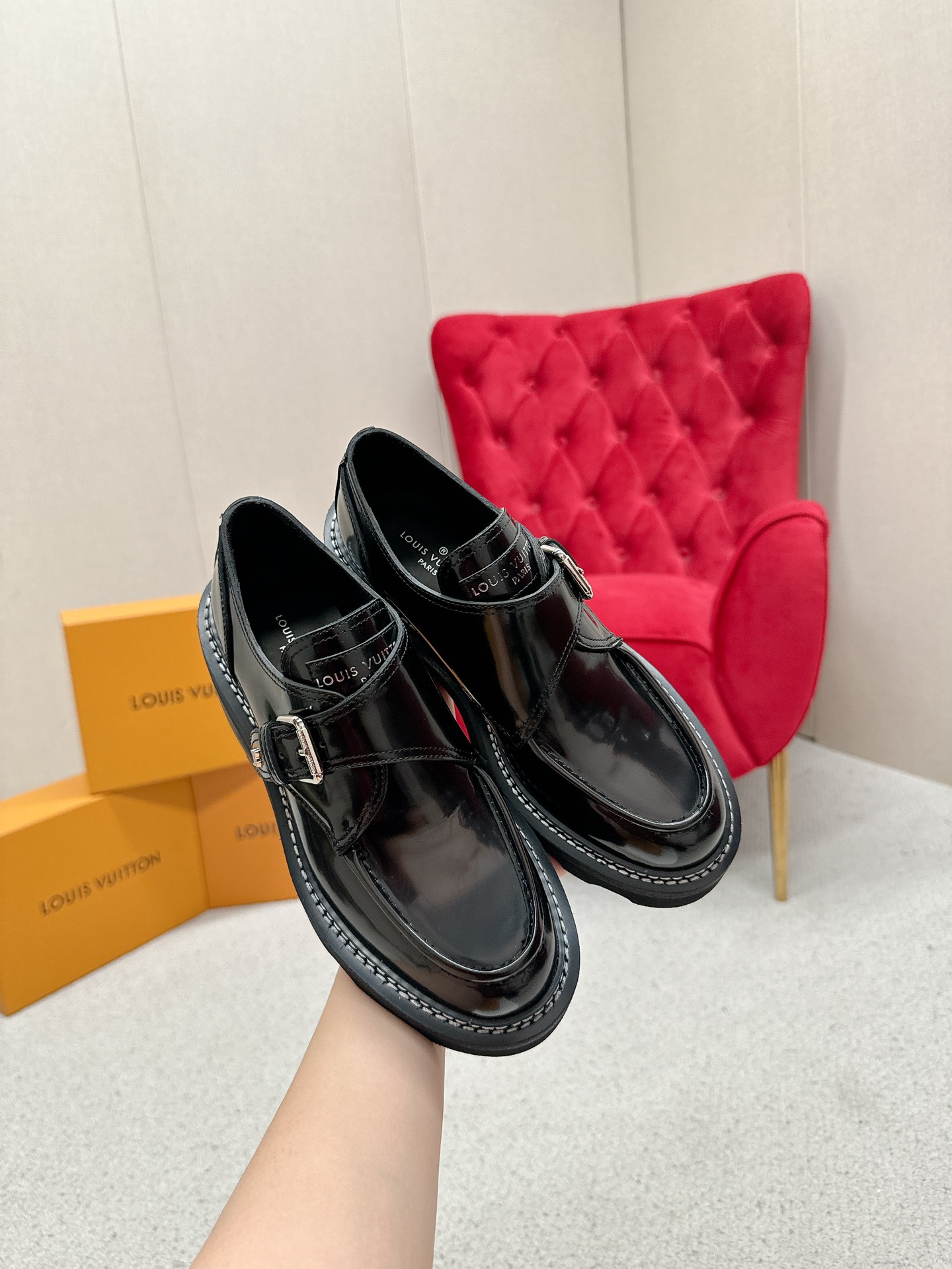 LV一比一黑色亮皮樂福鞋優雅增高厚底復古百搭樂福鞋款｜歐美奢侈品精品推薦