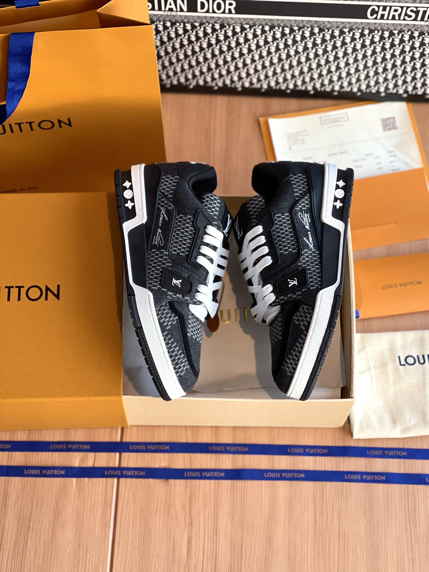 LV原單黑色運動鞋經典LV Trainer版型潮流百搭休閒鞋款｜歐美奢侈品精品推薦