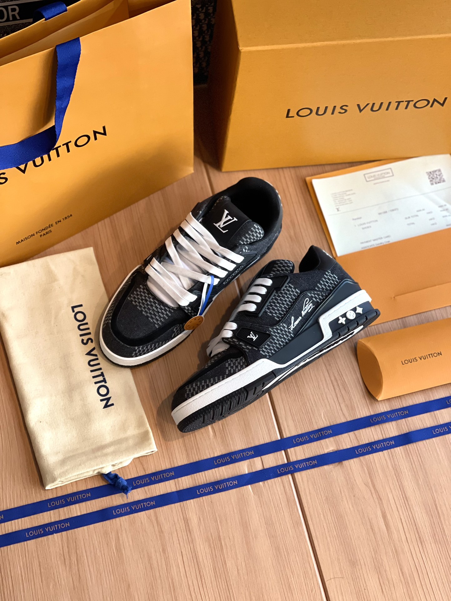 LV原單黑色運動鞋經典LV Trainer版型潮流百搭休閒鞋款｜歐美奢侈品精品推薦