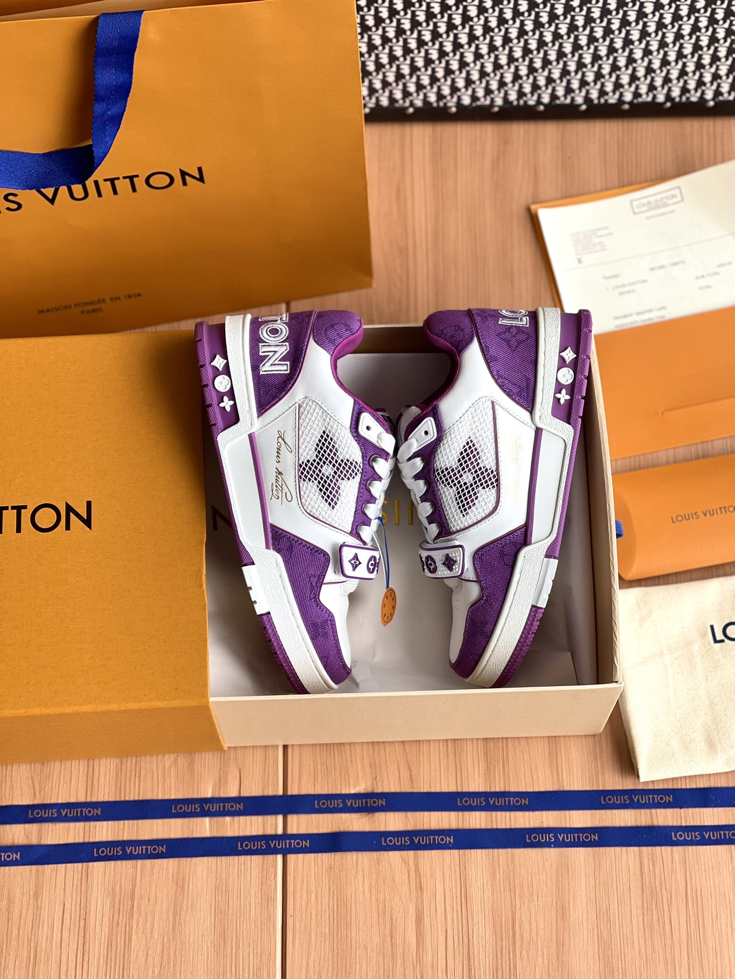 LV A貨紫色運動鞋LV Trainer紫白配色時尚休閒百搭男女潮鞋推薦｜歐美奢侈品精品推薦