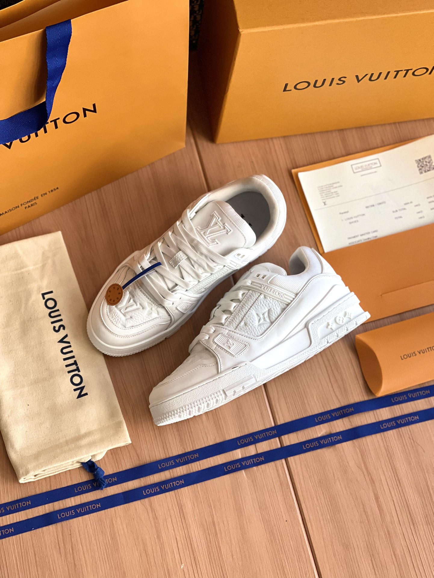 LV高仿全白運動鞋LV Trainer純白時尚休閒百搭潮鞋男女款｜歐美奢侈品精品推薦