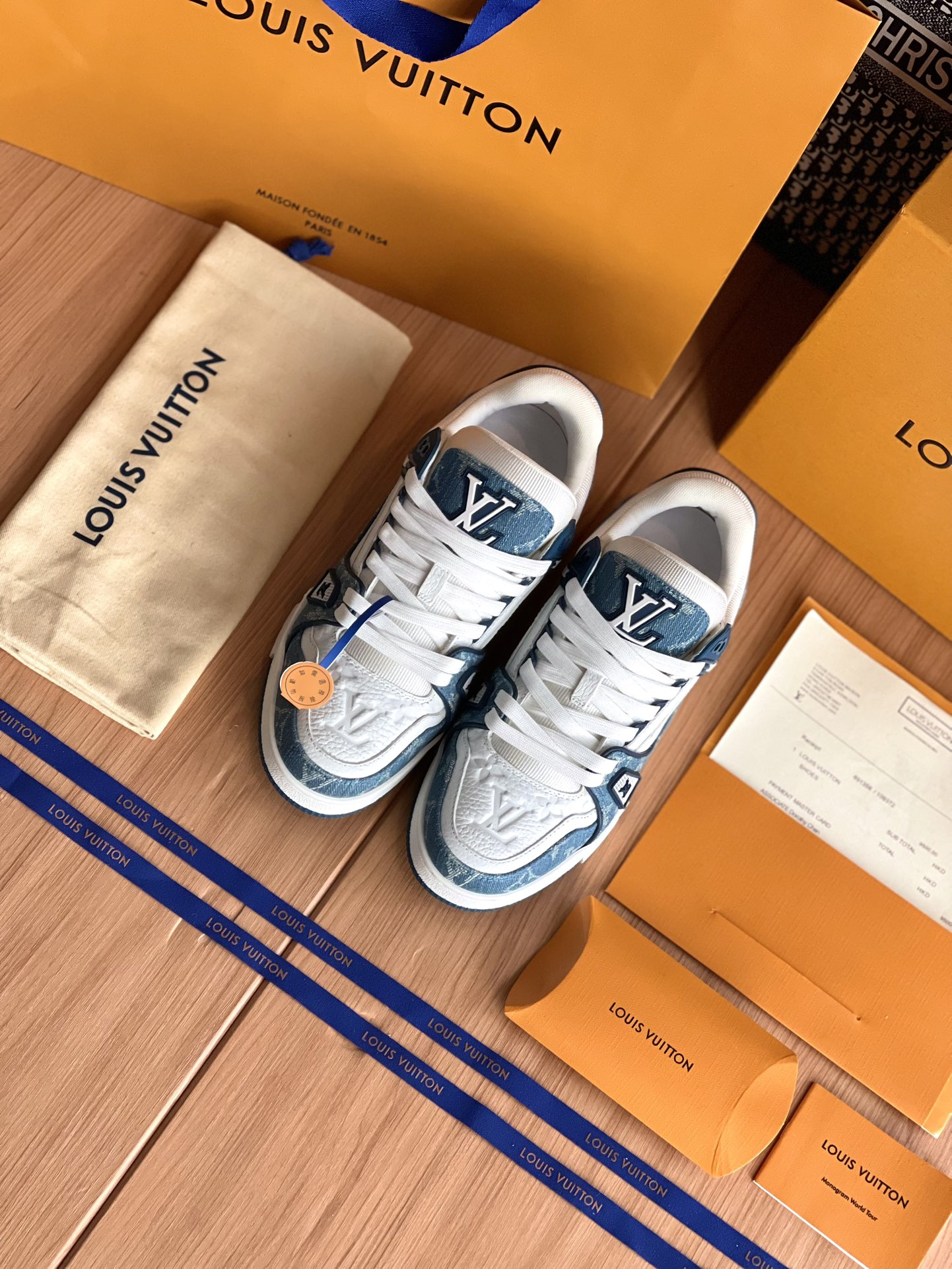 LV高仿藍白拼接運動鞋LV Trainer經典時尚百搭男女潮流鞋款｜歐美奢侈品精品推薦