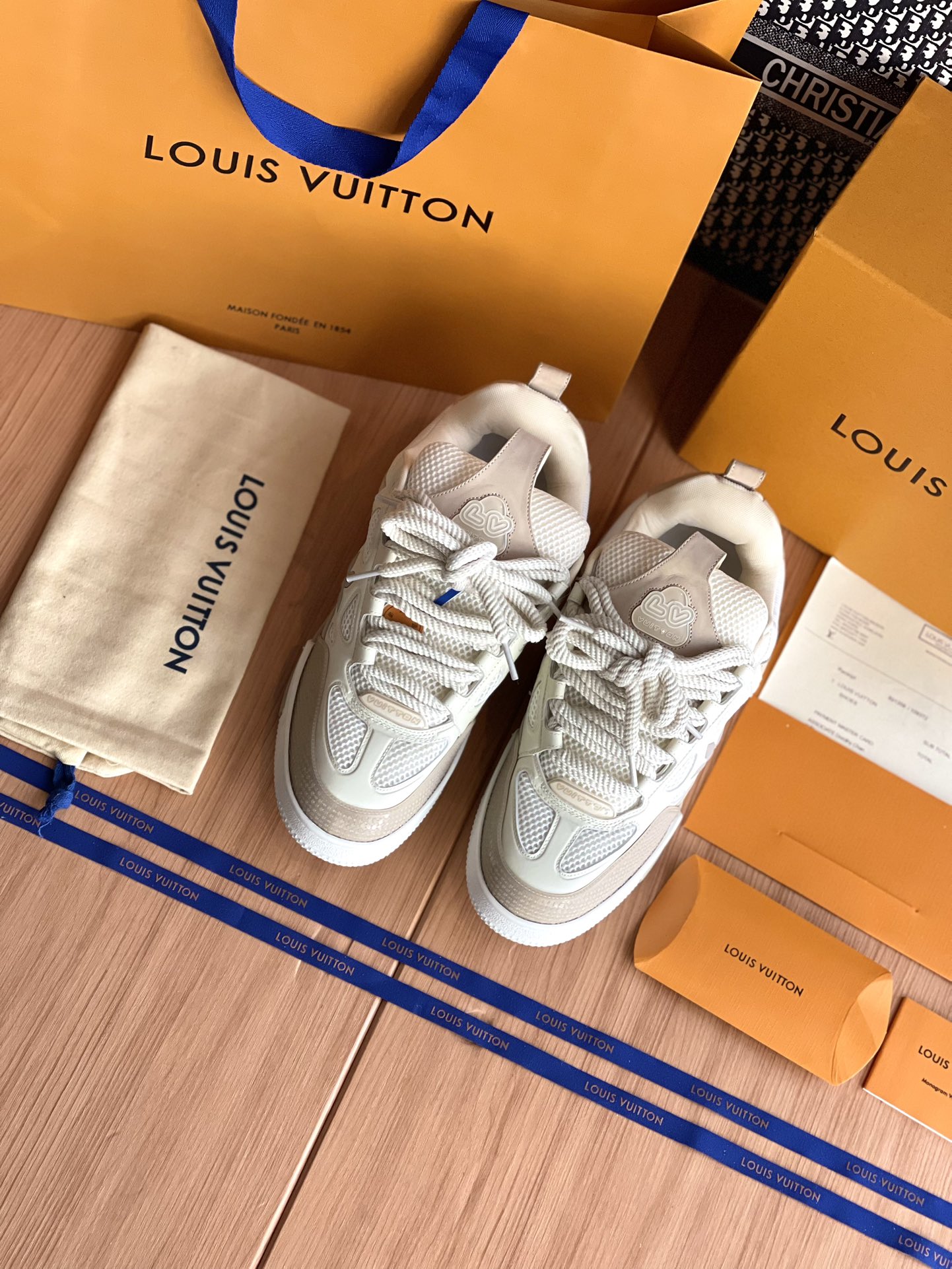 LV一比一愛心厚底運動鞋LV Trainer白色經典潮流百搭增高鞋款｜歐美奢侈品精品推薦