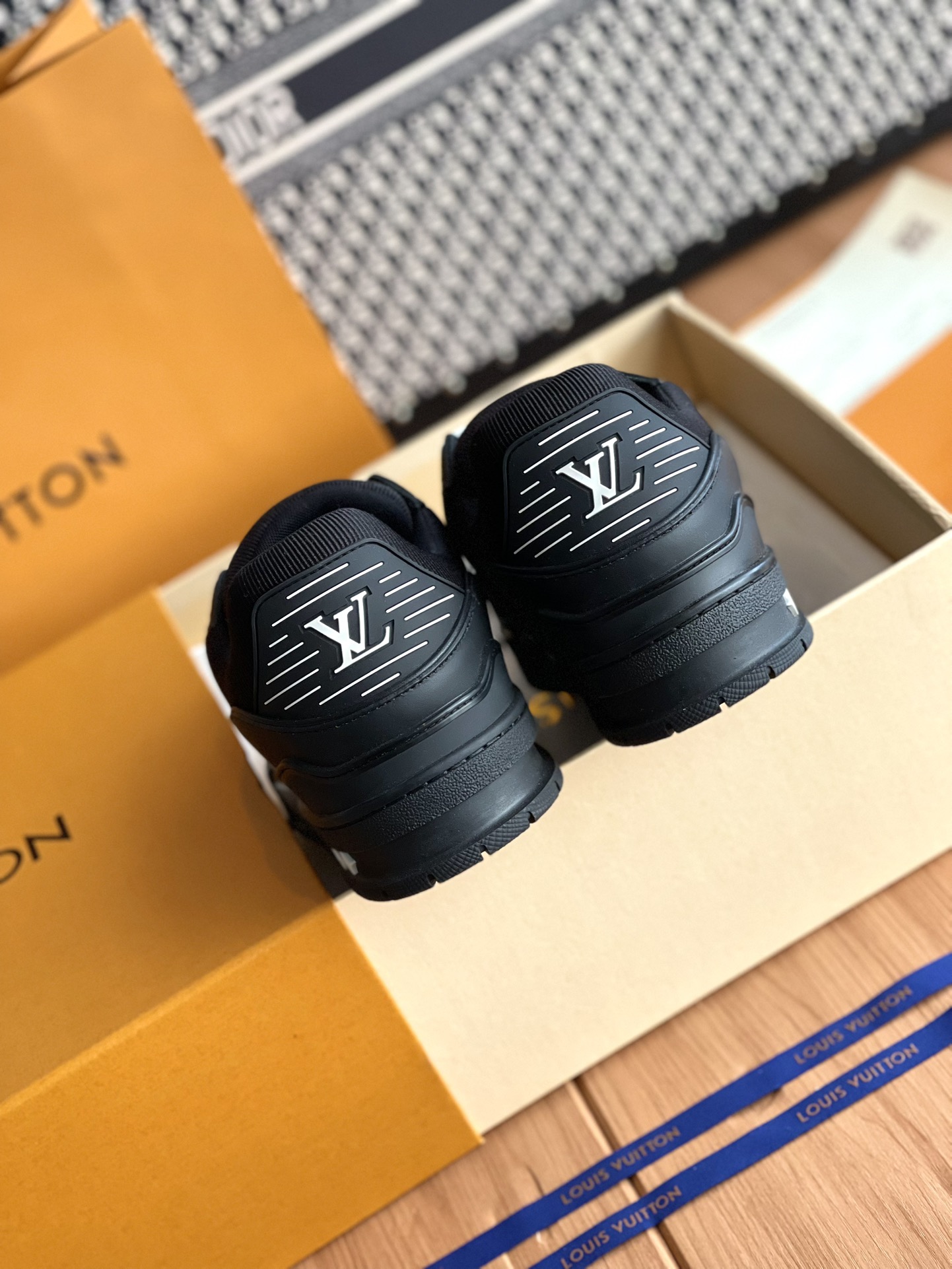 LV 高仿黑色LV Trainer運動鞋經典百搭潮流輕奢時尚休閒鞋｜歐美奢侈品精品推薦