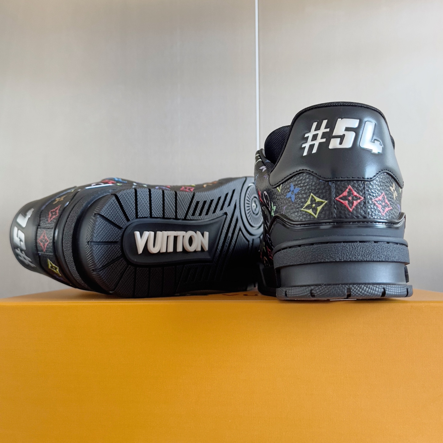 LV 原單黑色多彩Monogram運動鞋百搭配色街頭潮流風格｜歐美奢侈品精品推薦