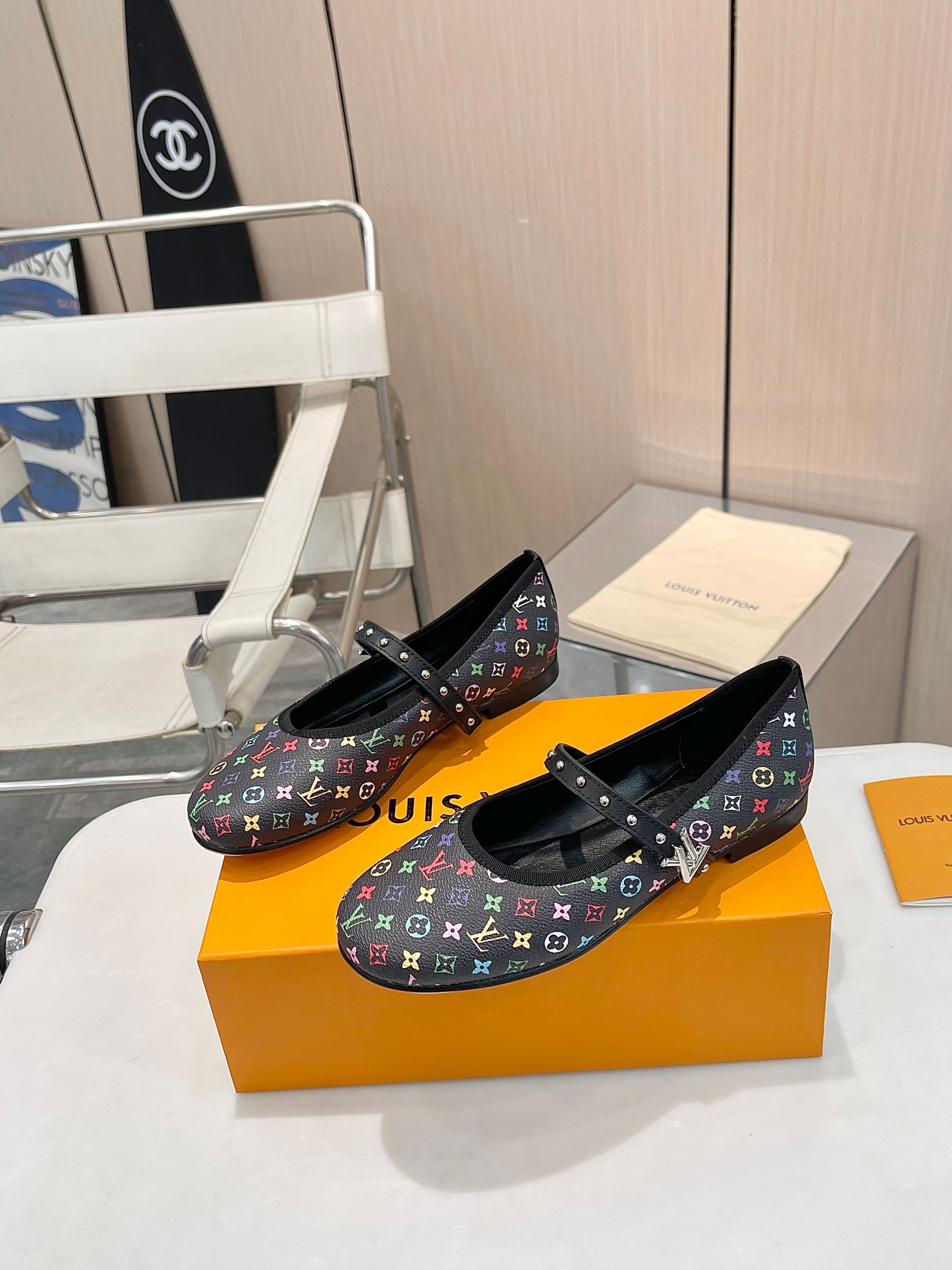LV 一比一 黑色彩色印花瑪麗珍鞋 女士平底鞋 百搭復古風｜歐美奢侈品精品推薦