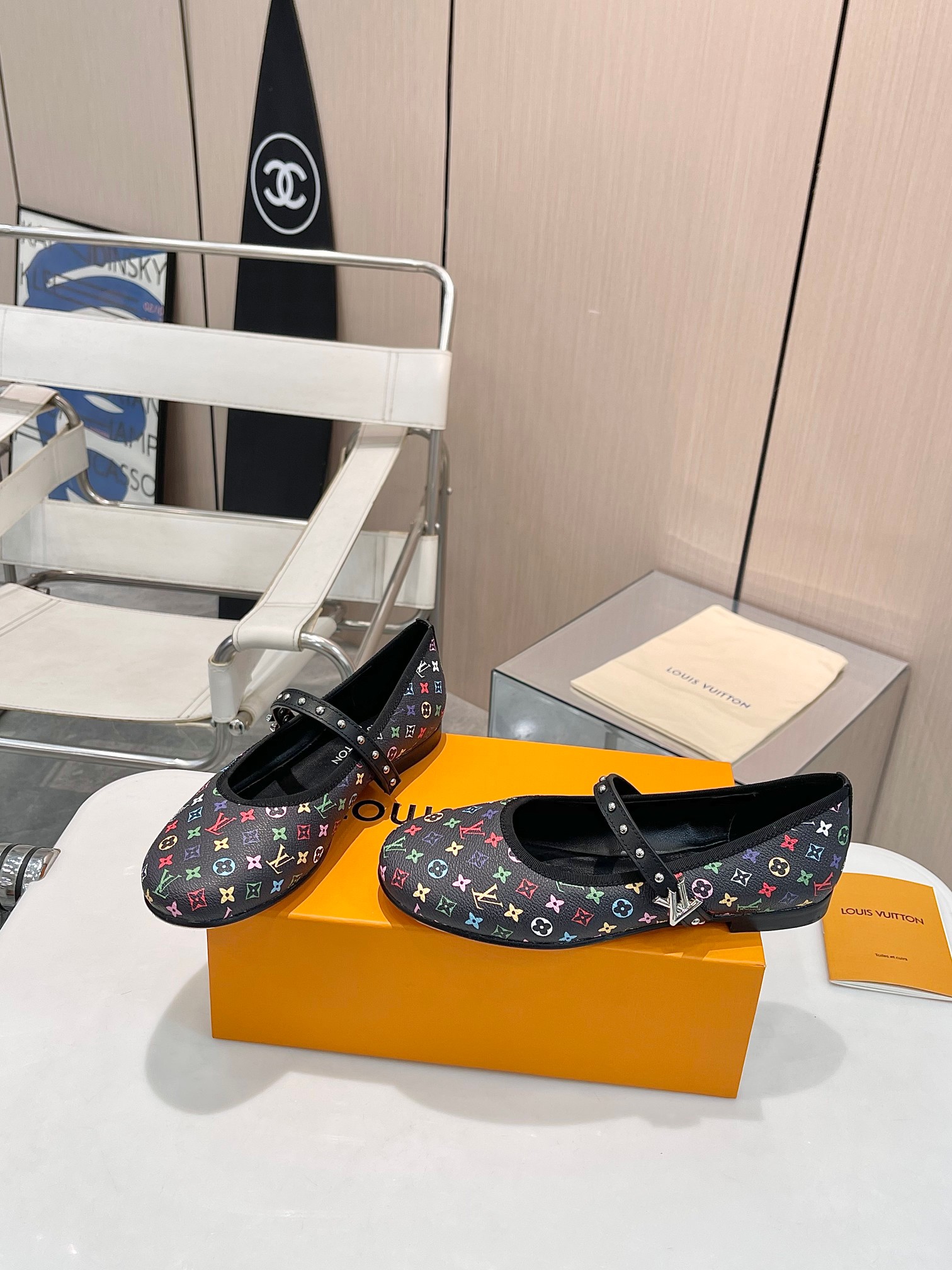 LV 一比一 黑色彩色印花瑪麗珍鞋 女士平底鞋 百搭復古風｜歐美奢侈品精品推薦
