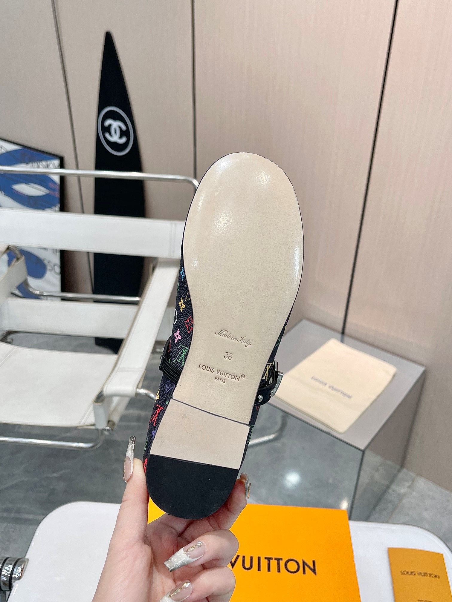 LV 一比一 黑色彩色印花瑪麗珍鞋 女士平底鞋 百搭復古風｜歐美奢侈品精品推薦