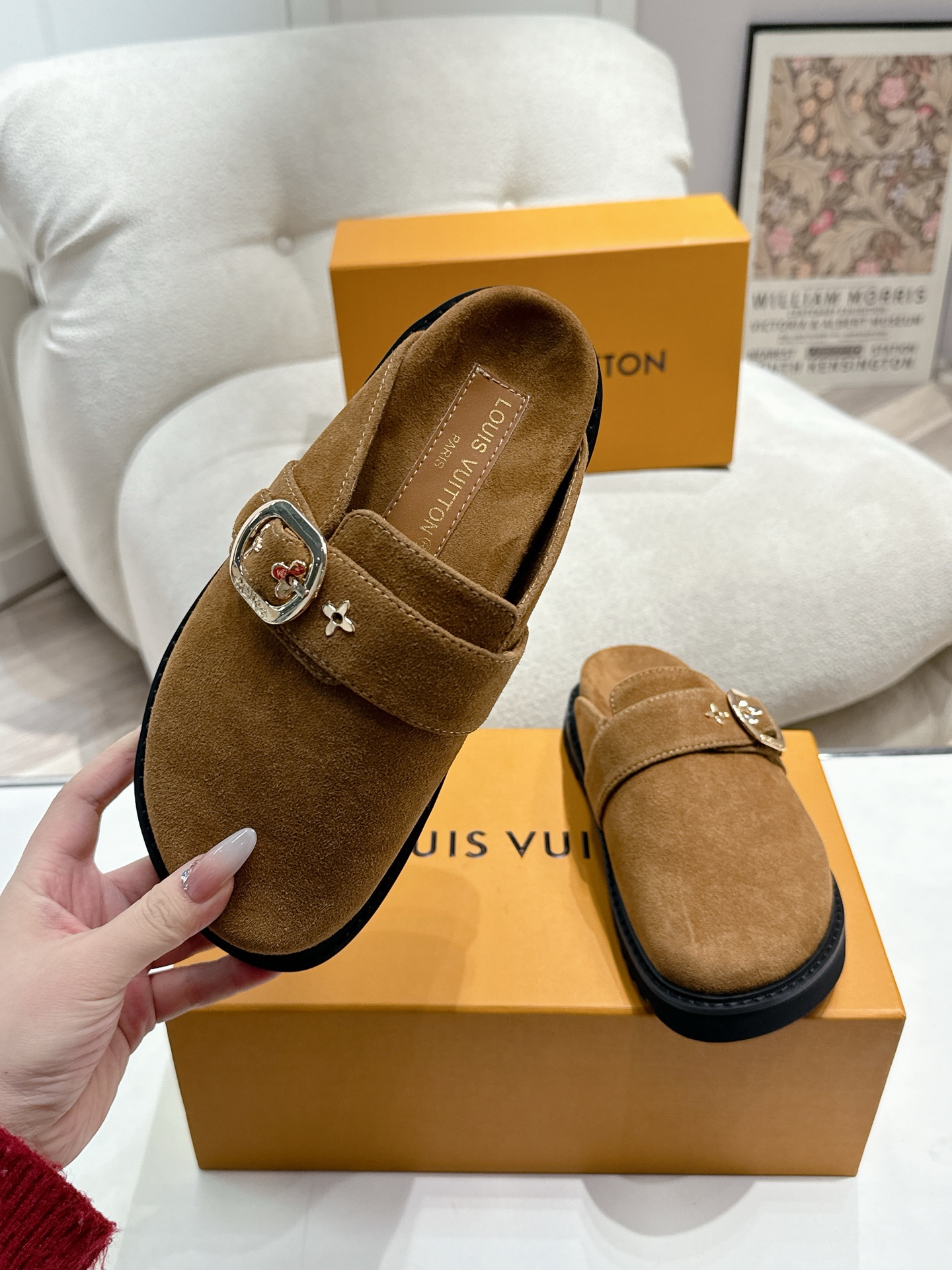 LV 一比一 麂皮穆勒鞋 女士平底休閒鞋 百搭舒適款｜歐美奢侈品精品推薦