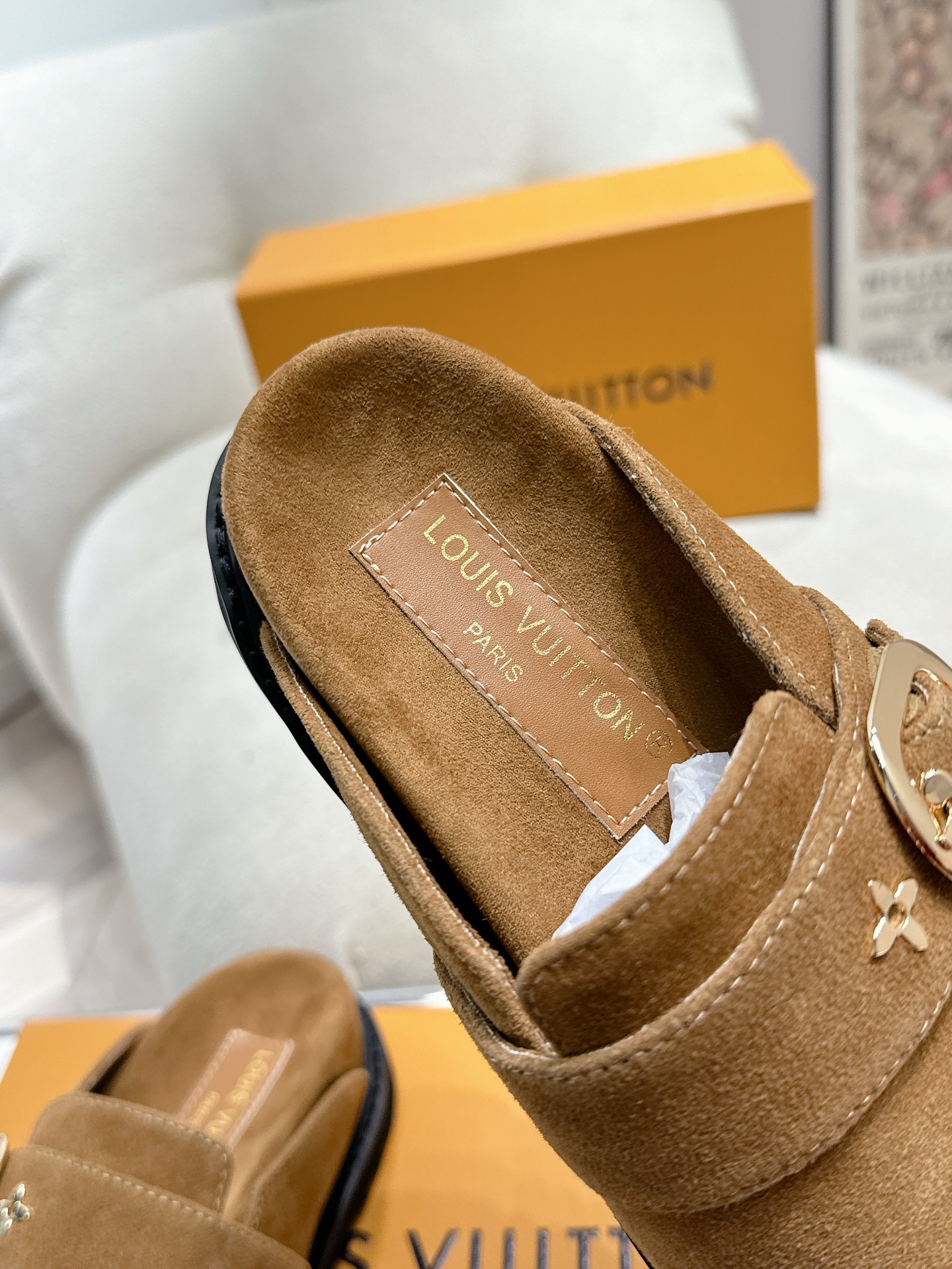 LV 一比一 麂皮穆勒鞋 女士平底休閒鞋 百搭舒適款｜歐美奢侈品精品推薦