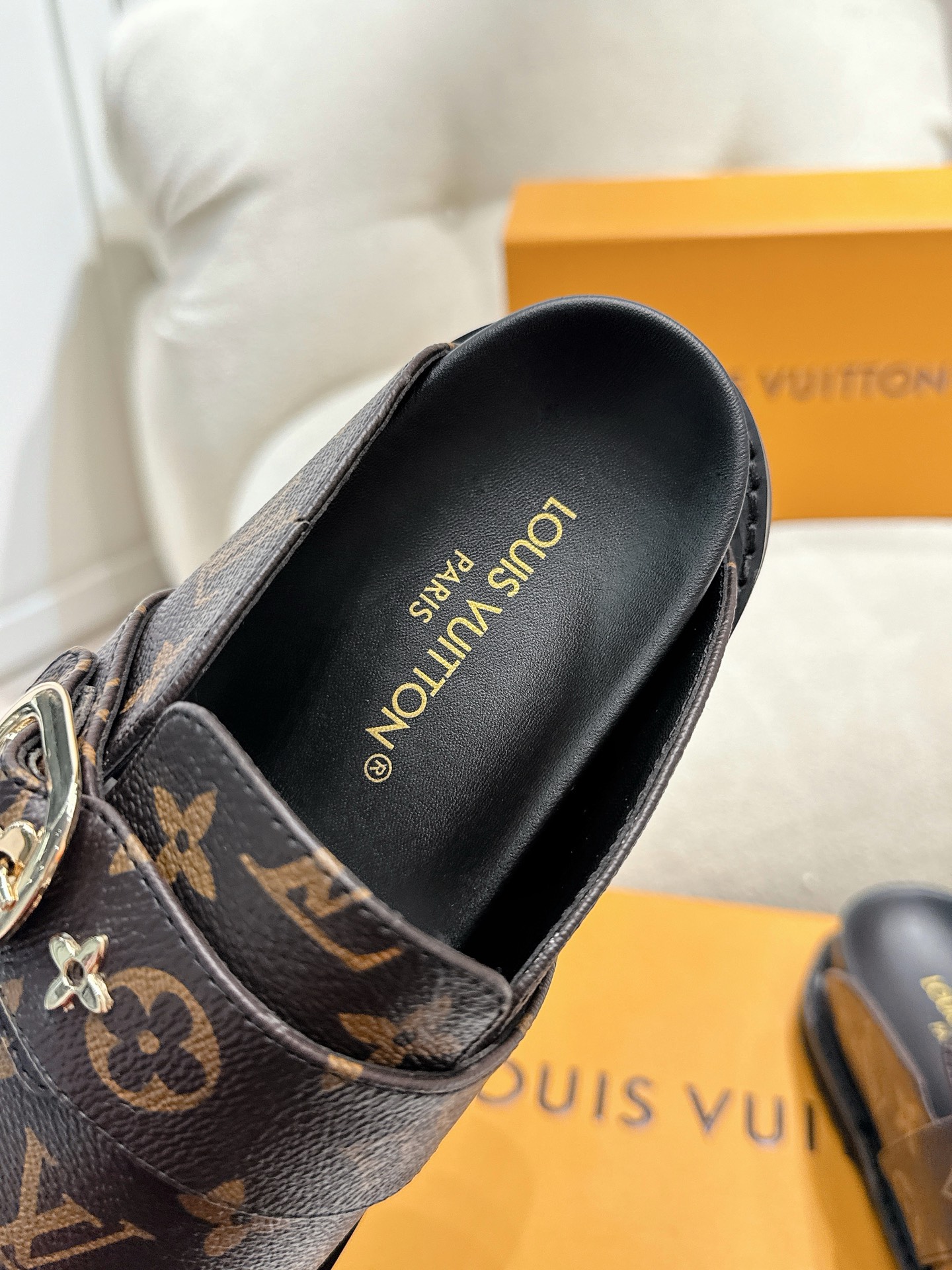 LV 高仿Monogram帆布樂福拖鞋輕奢百搭首選款｜歐美奢侈品精品推薦