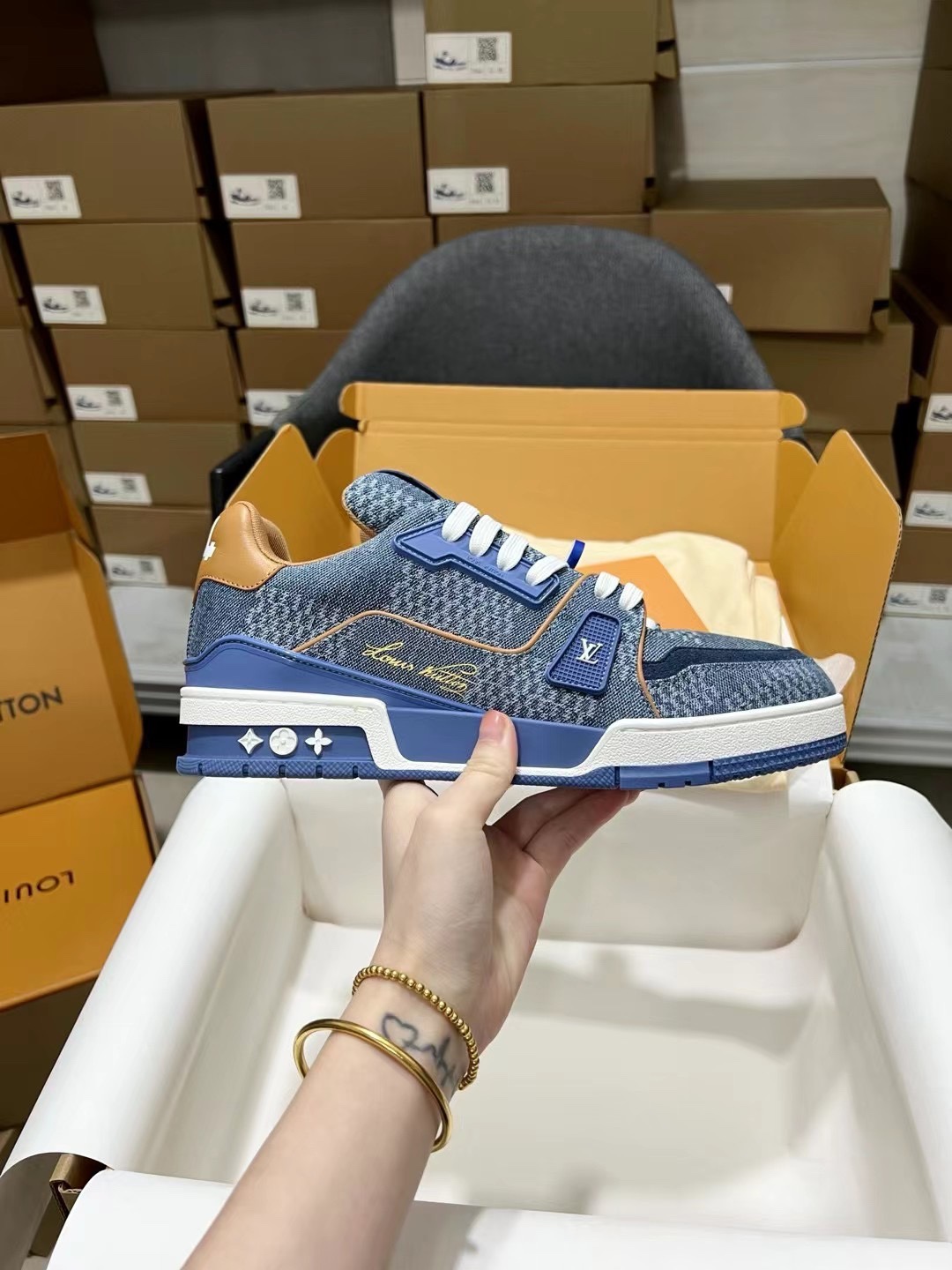 LV 高仿牛仔拼接運動鞋潮流街頭穿搭必備｜歐美奢侈品精品推薦