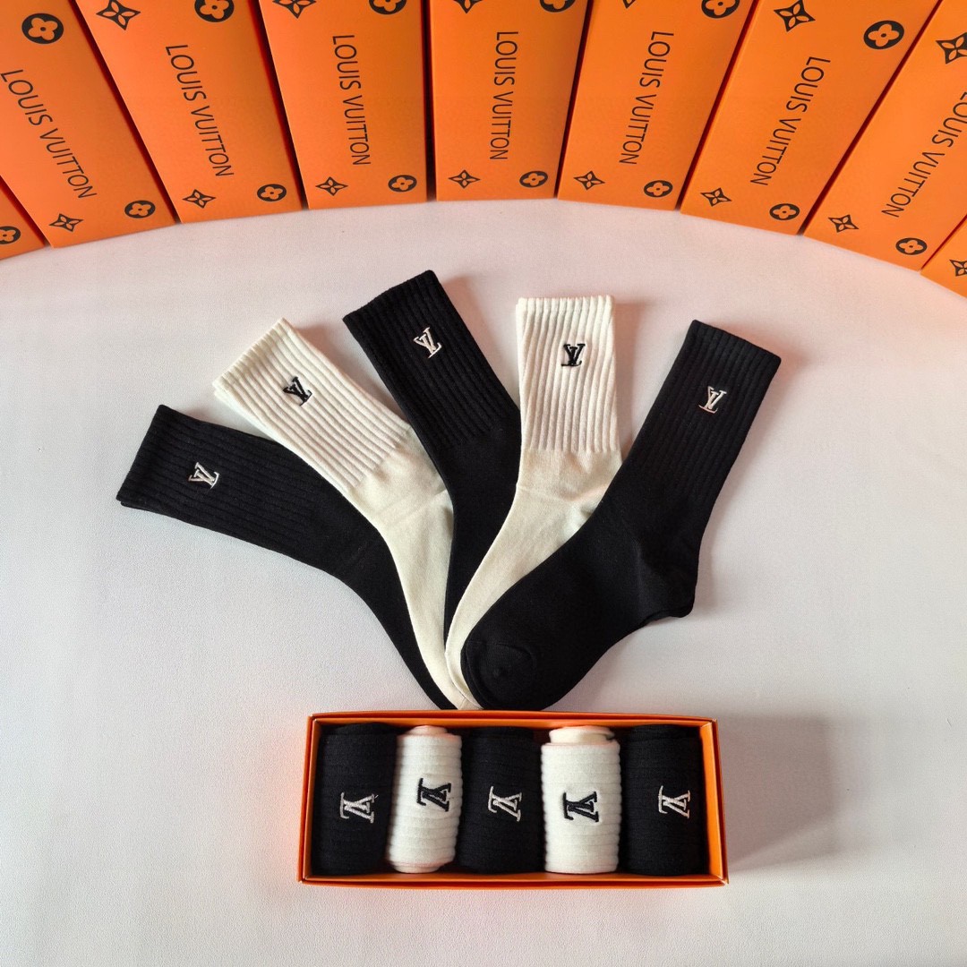LV高仿長筒襪黑白組合五雙禮盒 經典刺繡百搭男士款｜歐美奢侈品精品推薦