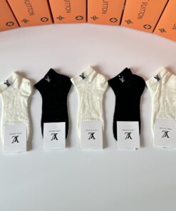 LV高仿鏤空短襪五雙組女款禮盒 夏季透氣設計優雅風格