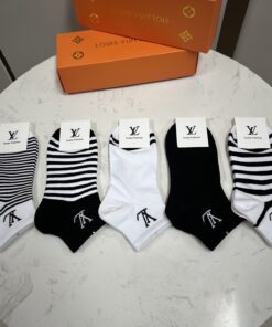 LV高仿短襪條紋五雙組禮盒設計 黑白拼色舒適日常款式