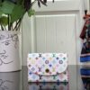 LV 精品仿製白色多彩按扣短夾彩虹Monogram小巧皮夾｜歐美奢侈品精品推薦