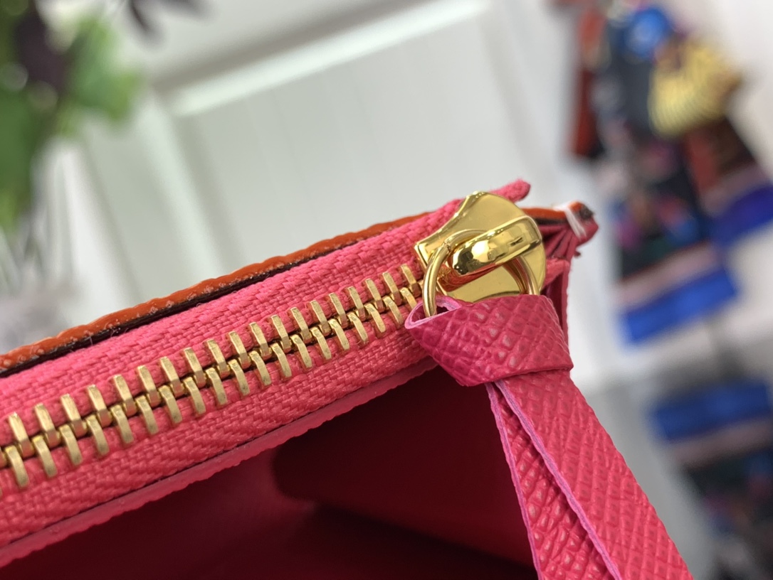 LV 精品仿製白色多彩按扣短夾彩虹Monogram小巧皮夾｜歐美奢侈品精品推薦