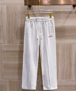 LV白色精品高仿休閒長褲 Monogram紅色刺繡 男士夏日百搭款 台灣現貨供應