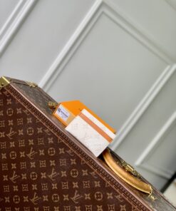 LV高仿M81271白色卡夾 奶茶拼色簡約設計輕薄實用高質感