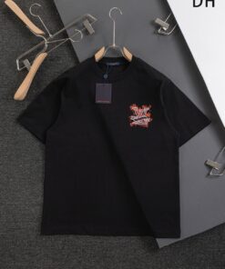 LV精品仿製黑色T 火焰LOGO刺繡短袖 簡約潮流設計感款