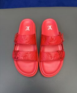 LV高仿紅色雙帶拖鞋亮眼造型 潮男夏日街頭穿搭推薦 高舒適感設計