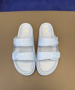 LV高仿冰藍雙帶拖鞋清爽夏日感受 質感清新街頭風 高仿潮鞋熱賣推薦