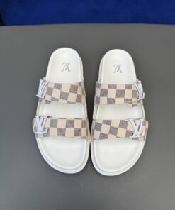 LV高仿米白棋盤格雙帶拖鞋夏日輕盈感 百搭舒適男鞋 通勤實穿款推薦