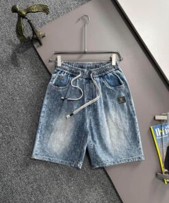 LV原單淺藍牛仔短褲 字紋壓花抽繩設計 夏日輕便舒適款