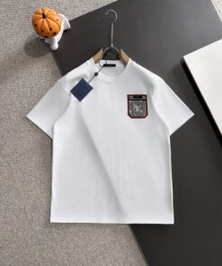 LV A貨白色T恤胸口口袋刺繡標識設計感滿分百搭男裝夏季人氣款