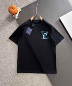 LV高仿黑色短袖T恤胸前立體刺繡字母LOGO夏季男裝百搭推薦