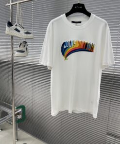 LV一比一白T彩虹刺繡LOGO百搭設計夏日首選