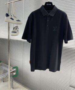 LV高仿黑色POLO地圖刺繡設計款時尚戶外風格感