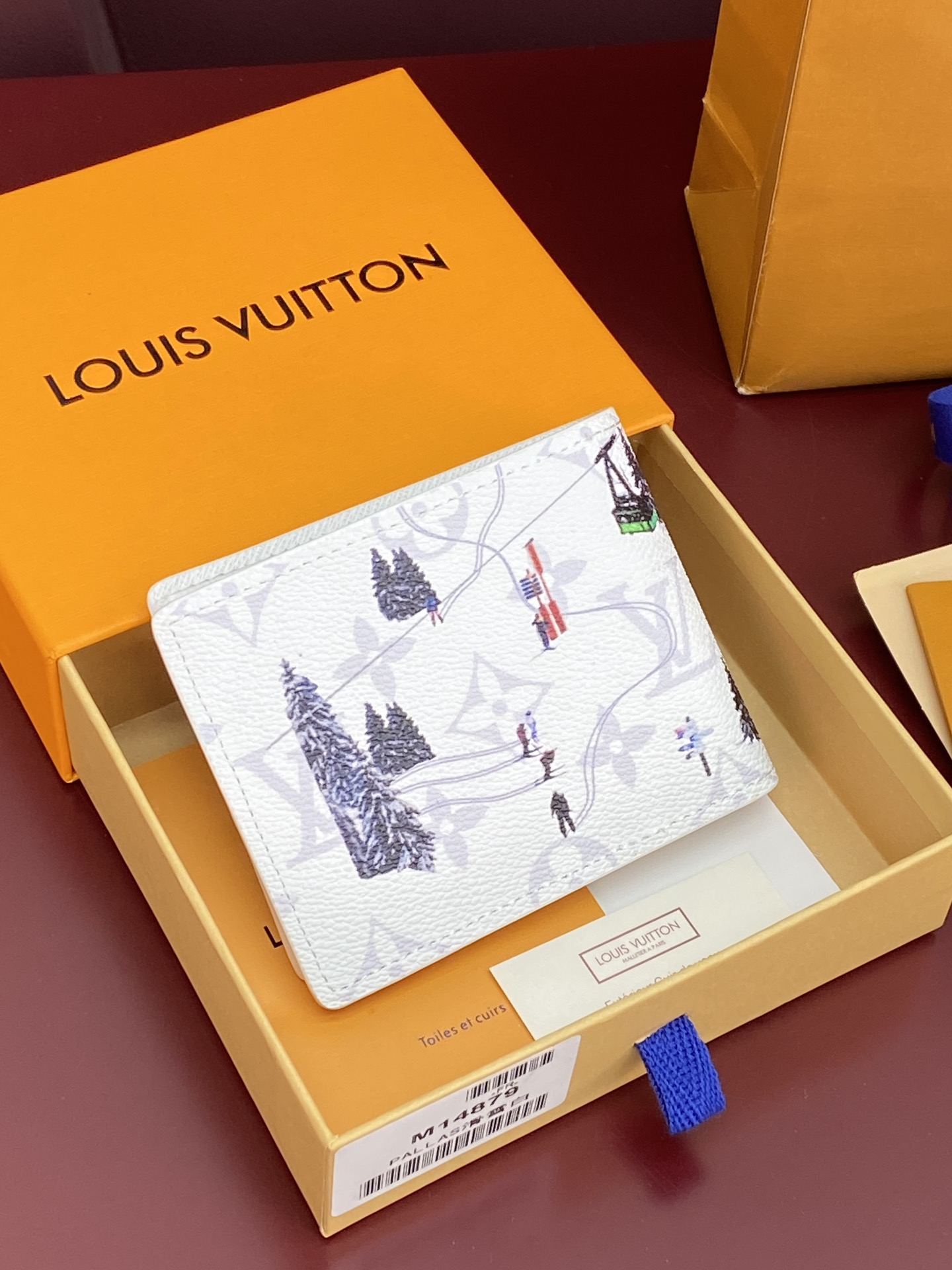 LV 一比一滑雪圖案短夾 白色冬日Monogram印花人氣款｜歐美奢侈品精品推薦