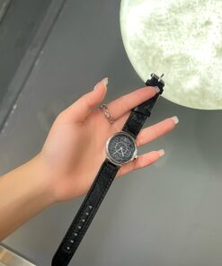 LV高仿Monogram黑面銀框男錶 橡膠錶帶款 經典圖騰時尚運動風格